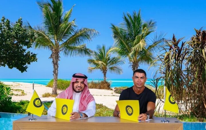 أضخم عقد مع رونالدو في تاريخ الرياضة العالمي