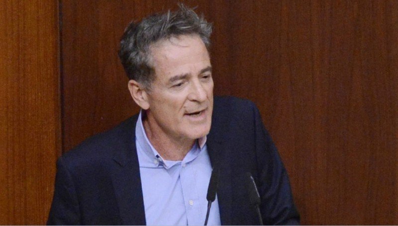 بين الوعد والخيبة